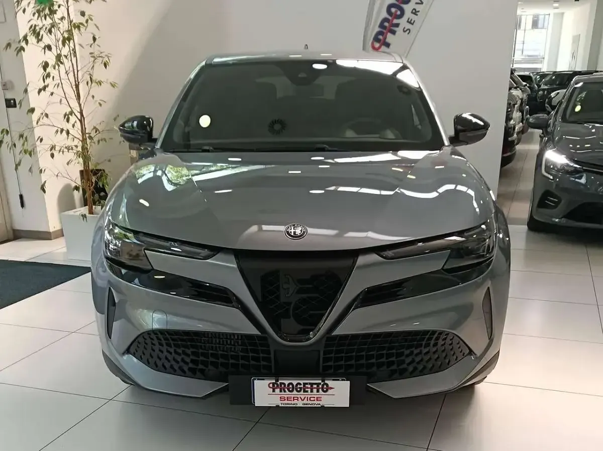 Nuova Alfa Romeo GT Junior Edizione Speciale 136 CV (100 kW) 2025 Grigio SUV