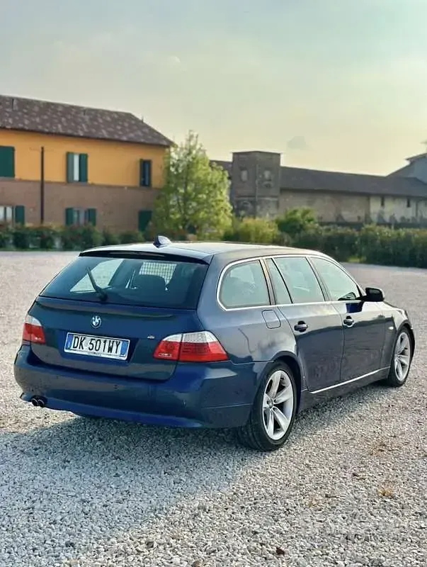 Begagnad BMW 525 197 HK (144 kW) 2007 Blå Kombi