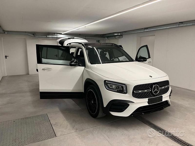 Bianco Usata 2020 Mercedes GLB250 AMG line SUV | 37.400 € - Immagine 1/4