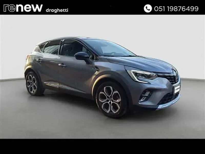 Usata Renault Captur Intens 160 CV (117 kW) 2021 Grigio chiaro SUV