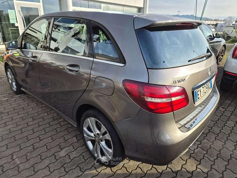 Usata Mercedes B180 Executive 109 CV (80 kW) 2015 Grigio Utilitaria