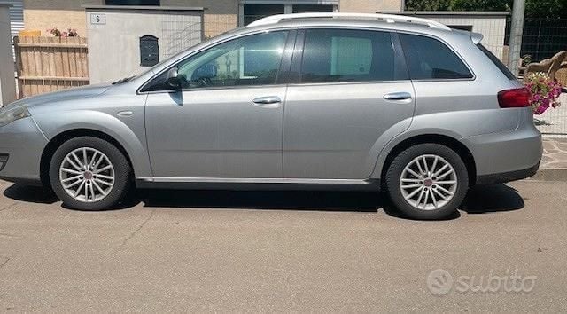 Usata 2011 Fiat Croma Tre volumi | 3850 € (Molto cara) - Immagine 1/4