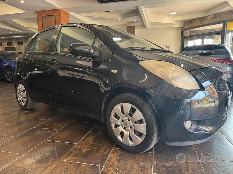 Usata Toyota Yaris Sol 87 CV (63 kW) 2007 Nero Utilitaria