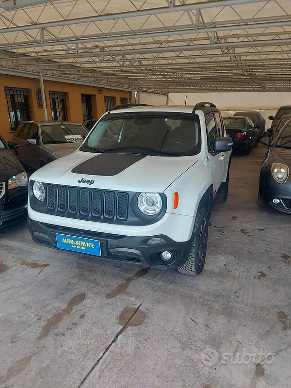 Usata Jeep Renegade Trailhawk 170 CV (125 kW) 2016 Bianco SUV