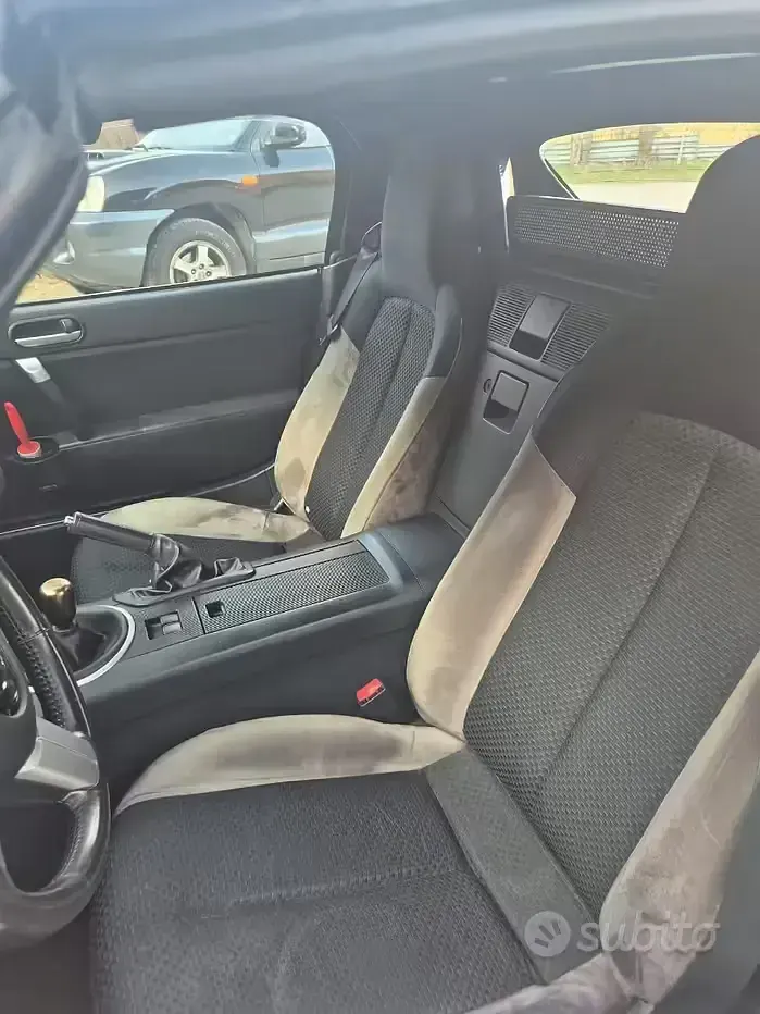 Usata Mazda MX5 126 CV (92 kW) 2006 Nero Cabrio