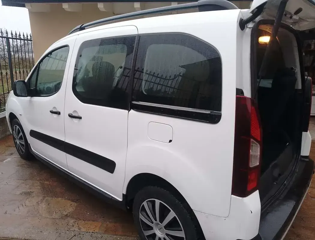 Usata Citroën Berlingo XTR 99 CV (72 kW) 2015 Bianco Monovolume