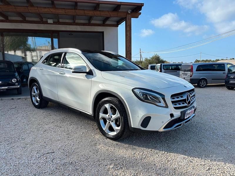 Usata Mercedes GLA200 136 CV (100 kW) 2018 Bianco SUV