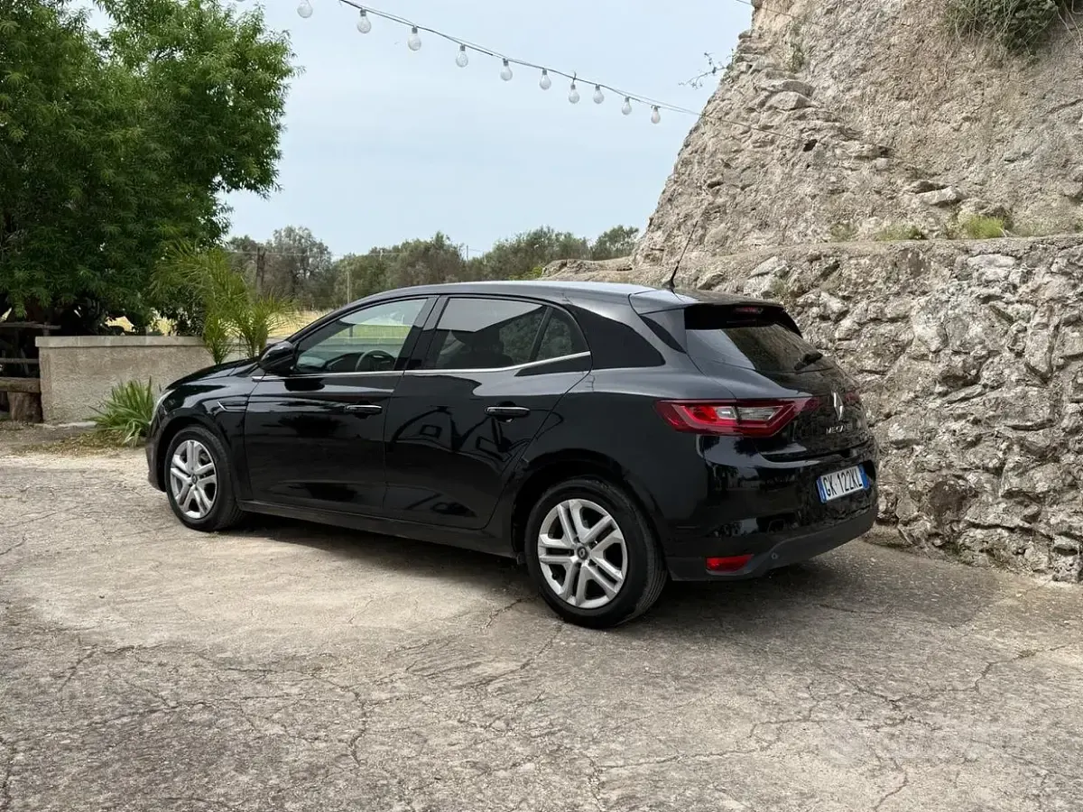 Usata Renault Mégane IV 110 CV (80 kW) 2017 Nero Berlina