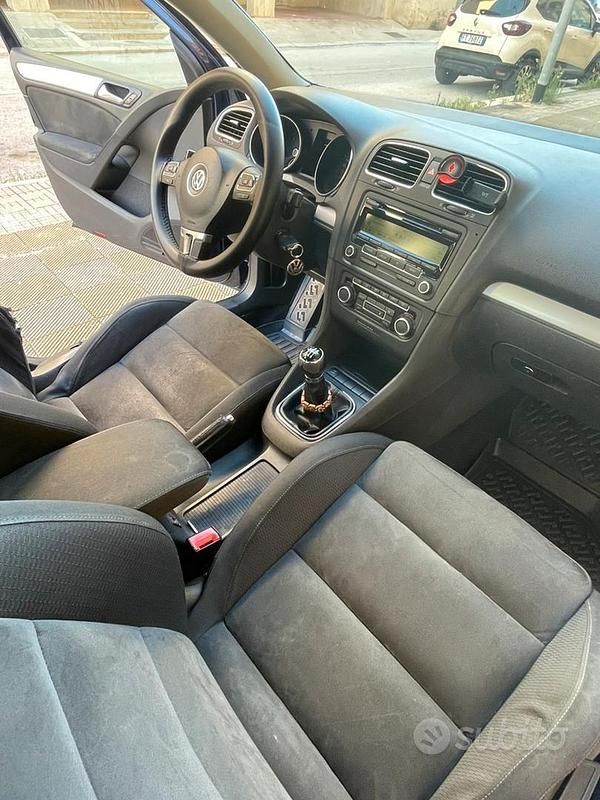 Usata VW Golf VI Highline 140 CV (102 kW) 2010 Blu Utilitaria