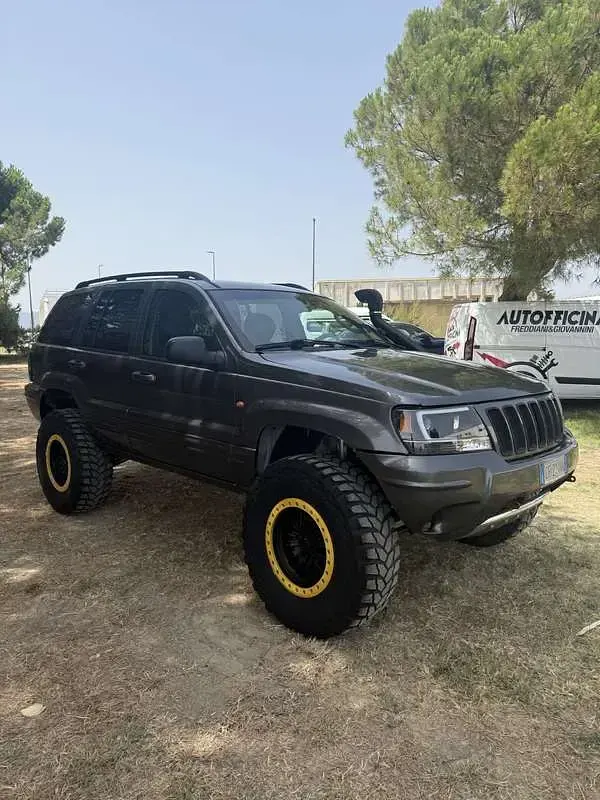 Usata Jeep Grand Cherokee Overland 258 CV (189 kW) 2003 Grigio SUV