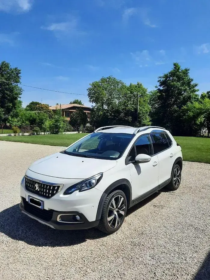 Usata Peugeot 2008 Allure 120 CV (88 kW) 2017 Bianco SUV