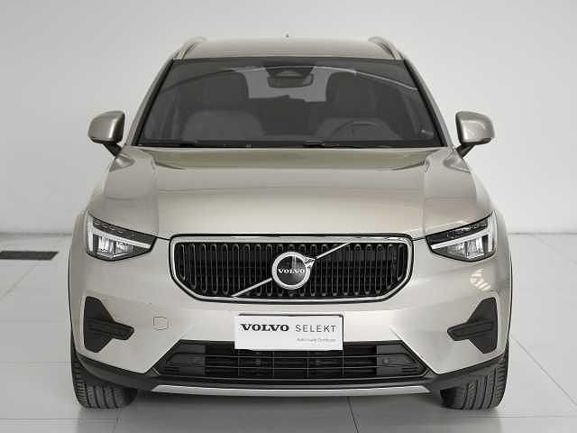 Usata Volvo XC40 120 CV (88 kW) 2023 Grigio SUV