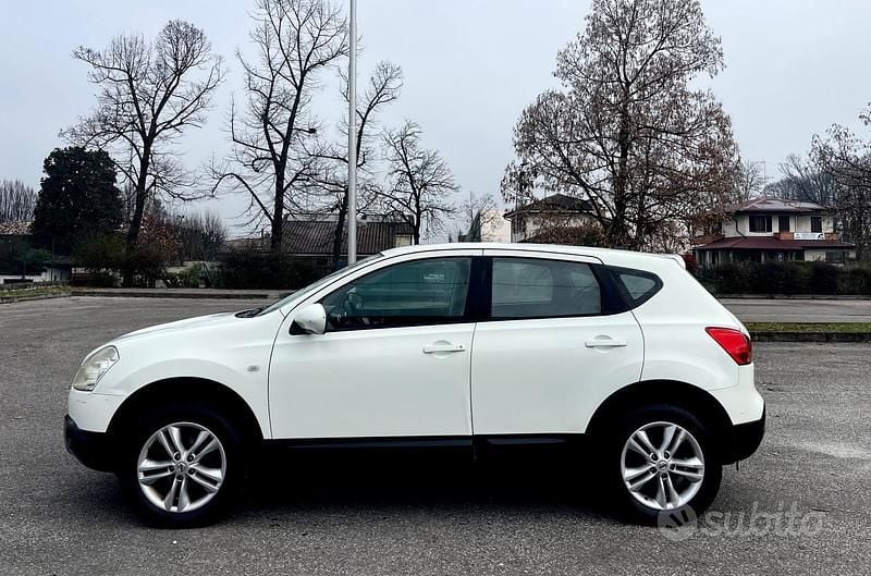 Usata Nissan Qashqai Visia 111 CV (81 kW) 2010 Bianco SUV