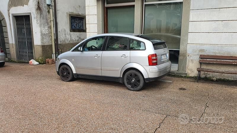 Usata Audi A2 Comfort 75 CV (55 kW) 2002 Grigio Utilitaria
