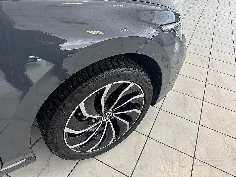 Usata VW Golf VII Life 110 CV (80 kW) 2021 Grigio Utilitaria