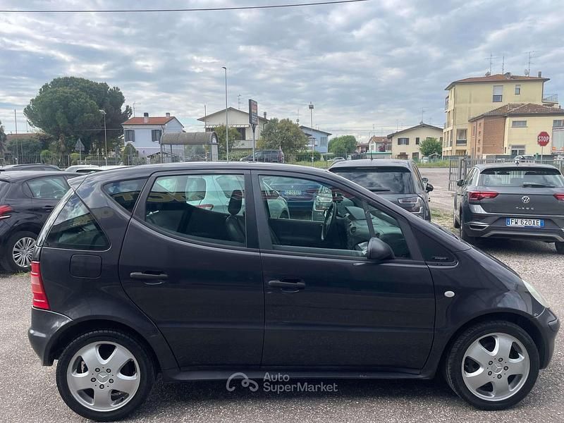 Usata Mercedes A190 Elegance 125 CV (91 kW) 1999 Nero Monovolume