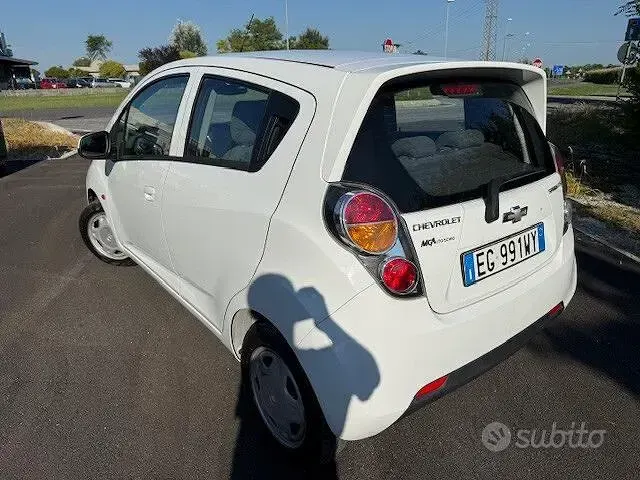 Usata Chevrolet Spark LS 68 CV (50 kW) 2011 Bianco Utilitaria