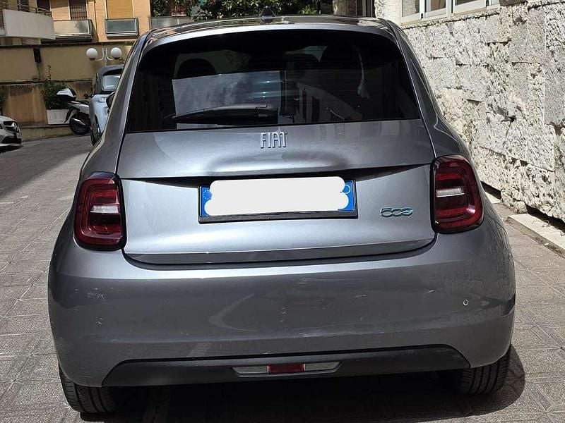 Usado Fiat 500e Icon 42 kW (58 CV) 2021 Gris Utilitario