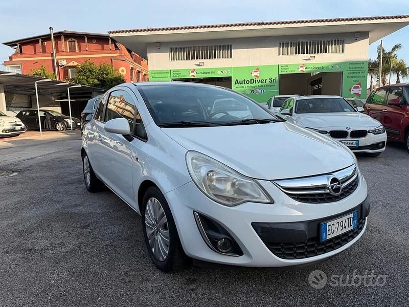 Usata Opel Corsa 85 CV (62 kW) 2011 Bianco Utilitaria