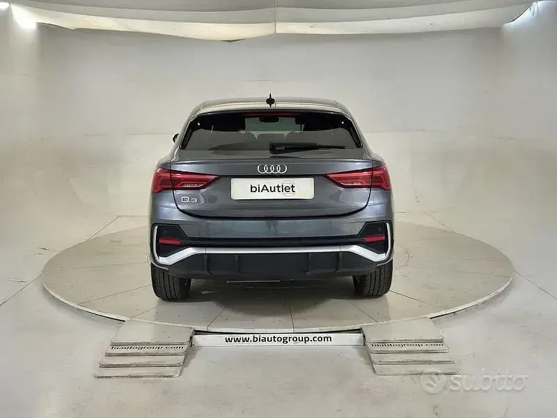 Usata Audi Q3 Sportback 150 CV (110 kW) 2024 Grigio SUV