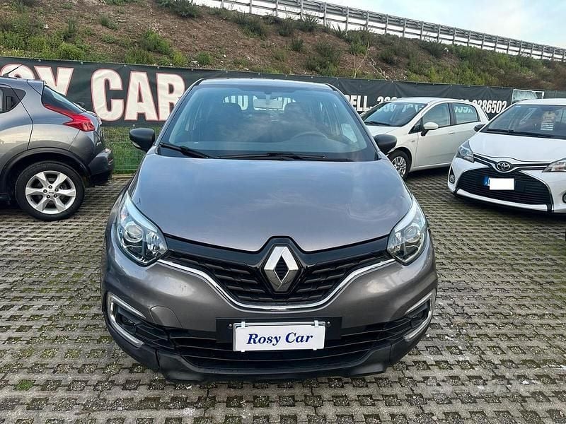 Usata Renault Captur Life 90 CV (66 kW) 2019 Grigio SUV
