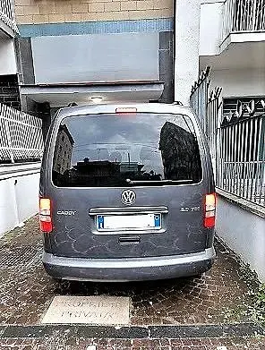 Usata VW Caddy 140 CV (102 kW) 2015 Nero Monovolume