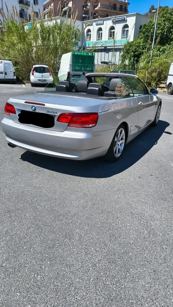 Usata BMW 325 217 CV (159 kW) 2008 Argento Cabrio