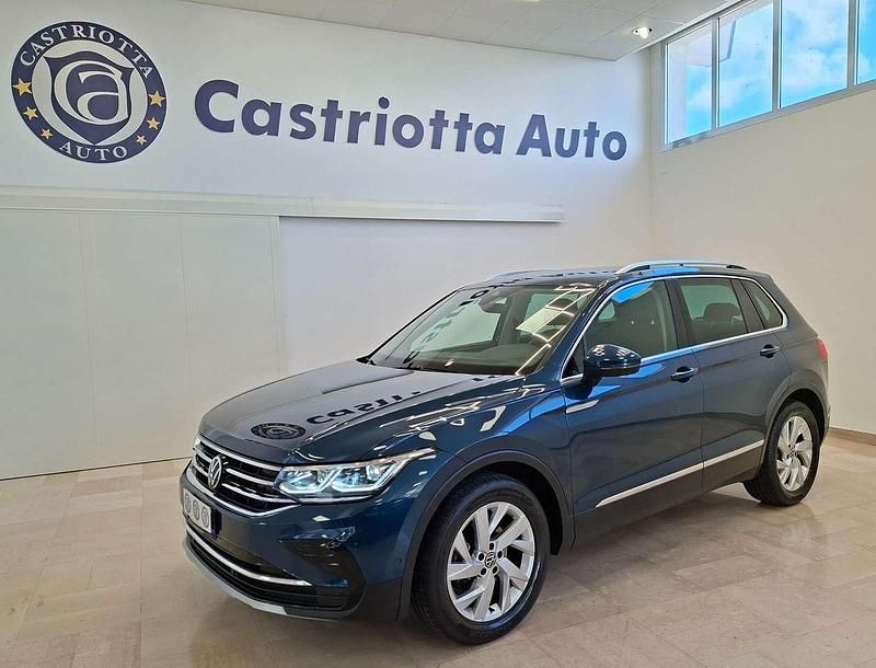 Blu/azzurro Usata 2022 VW Tiguan Elegance SUV | 30.900 € (Cara) - Immagine 1/4