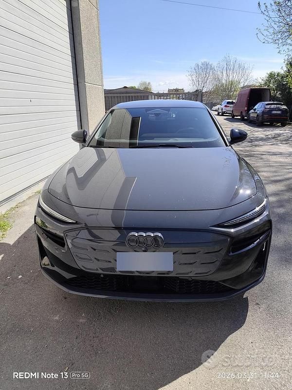 Usata Audi e-tron S-Line 210 kW (286 CV) 2025 Grigio SUV