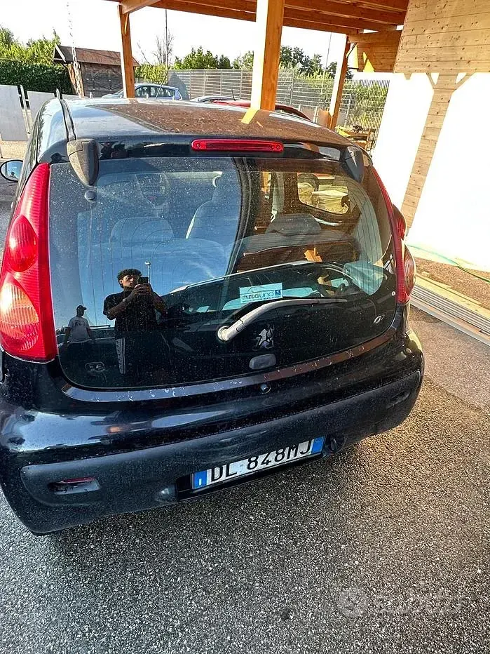 Usata Peugeot 107 54 CV (39 kW) 2008 Nero Utilitaria