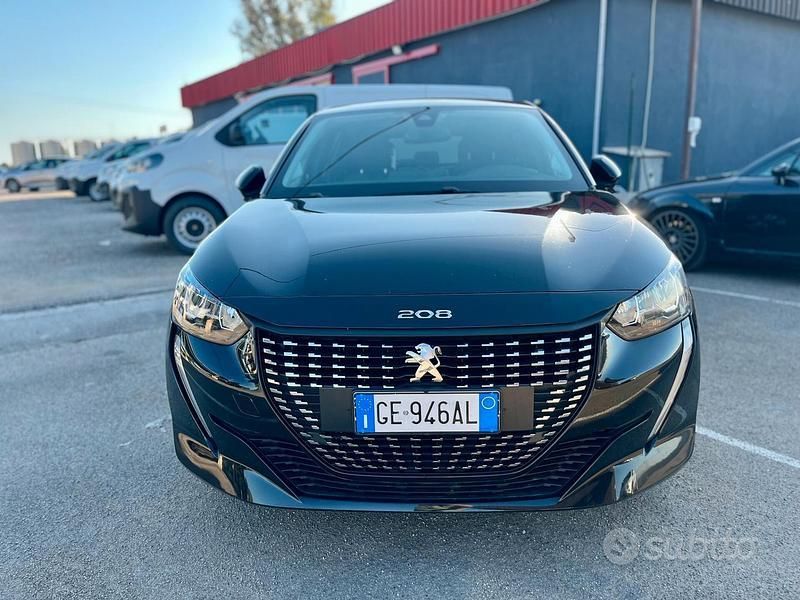 Usata Peugeot 208 Allure 102 CV (75 kW) 2021 Nero Utilitaria