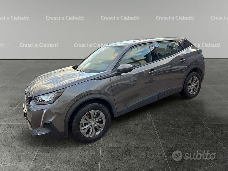 Usata Peugeot 2008 Active 131 CV (96 kW) 2021 Grigio SUV