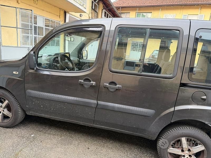 Usata Fiat Doblò 2008 Grigio Monovolume