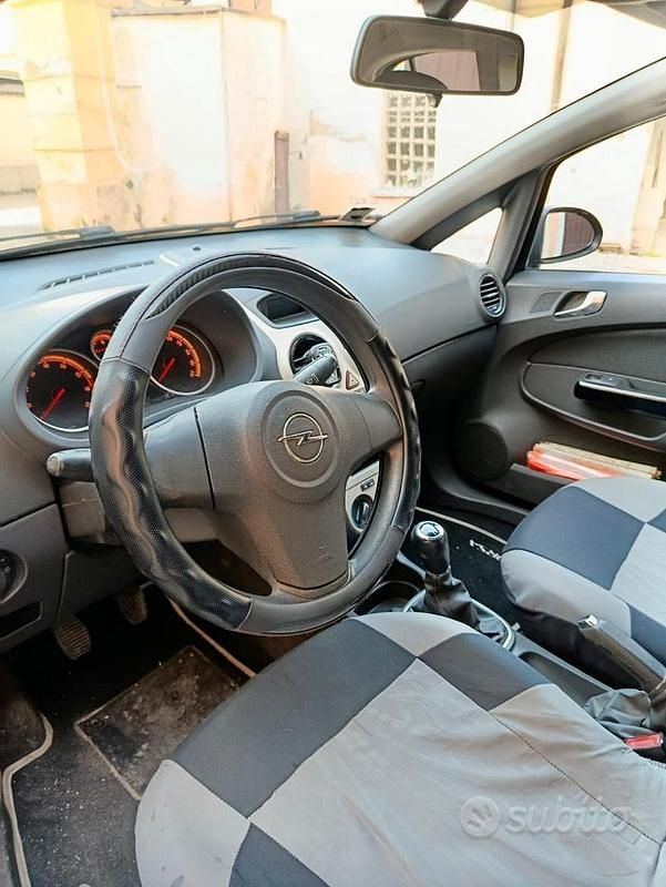 Usata Opel Corsa 80 CV (58 kW) 2007 Blu Utilitaria