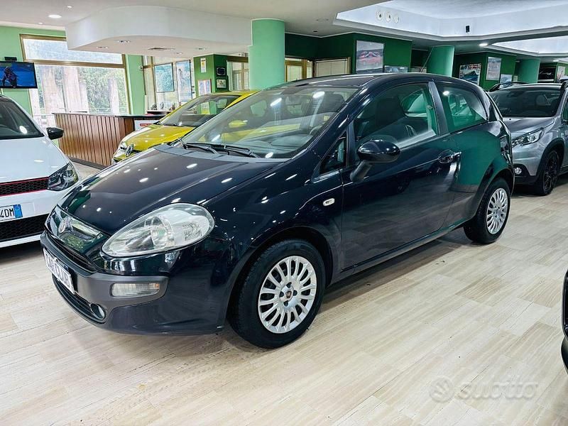 Blu Usata 2011 Fiat Punto Evo Sport Due volumi | 4900 € (Cara) - Immagine 1/4