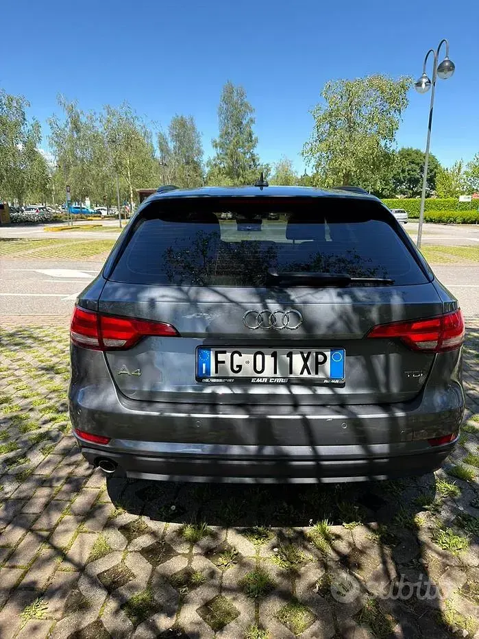 Usata Audi A4 Business 150 CV (110 kW) 2017 Grigio Station wagon