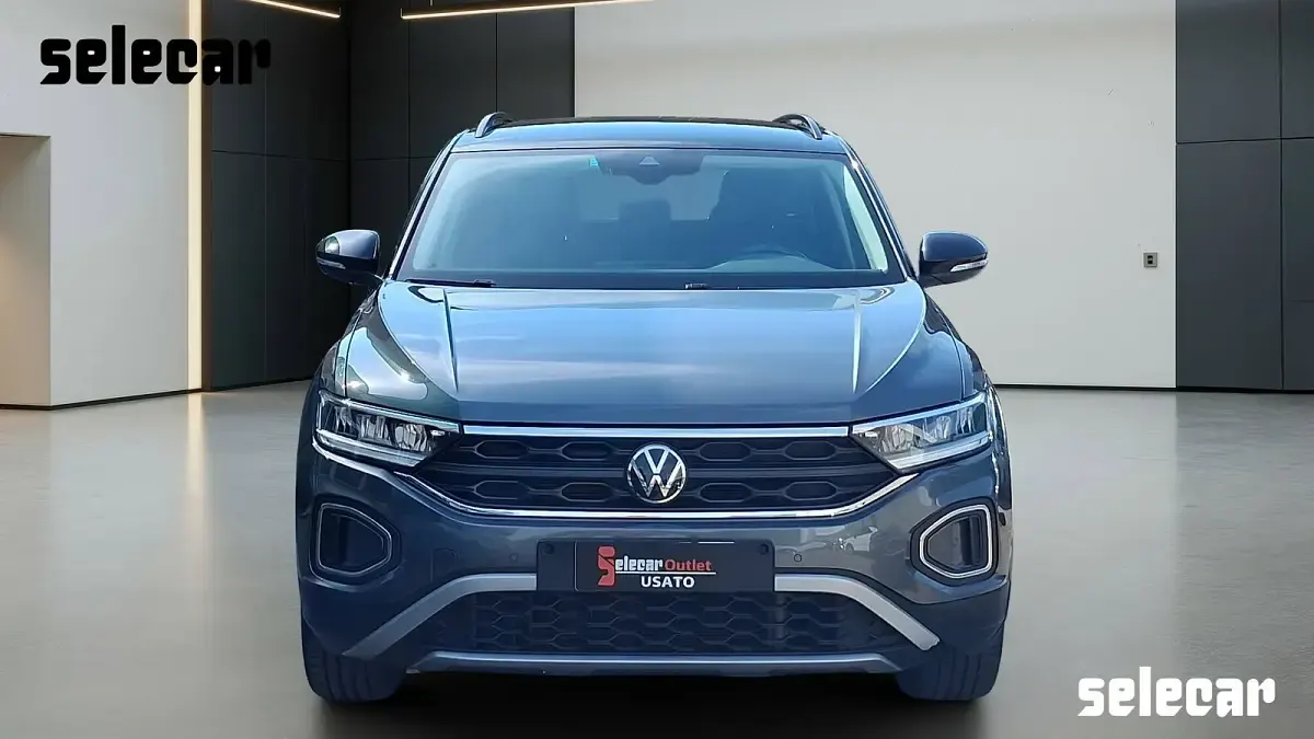 Usata VW T-Roc Life 116 CV (85 kW) 2023 Grigio grafite SUV