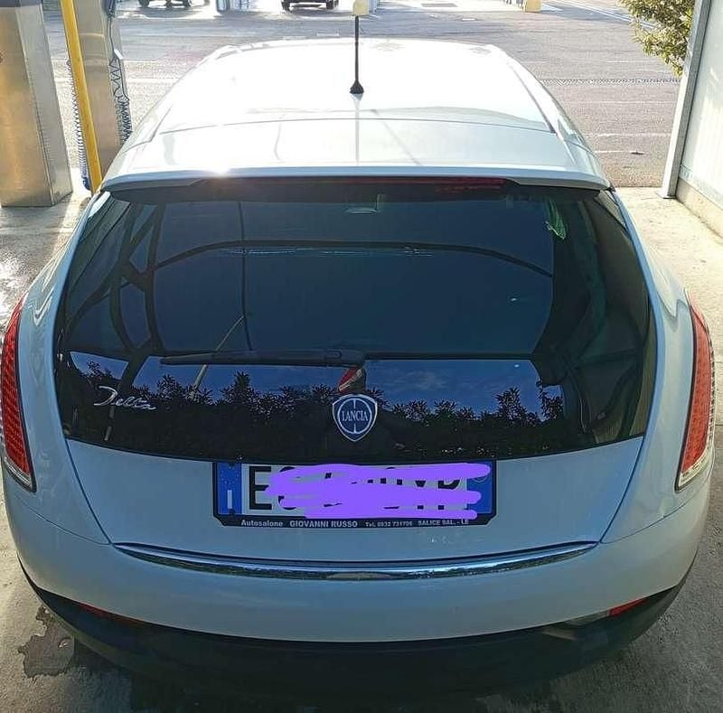 Usata Lancia Delta 120 CV (88 kW) 2010 Bianco Utilitaria
