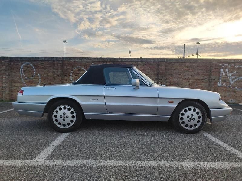 Usata Alfa Romeo Spider 128 CV (94 kW) 1990 Cabrio