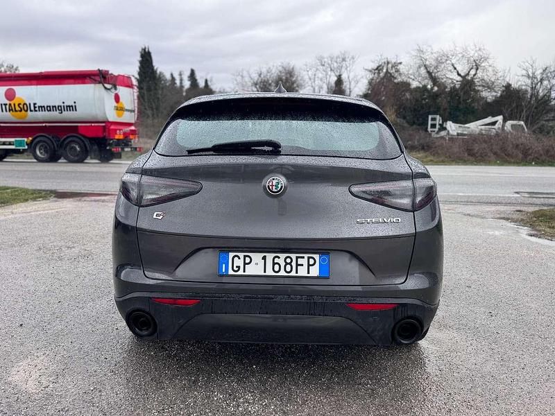 Usata Alfa Romeo Stelvio Super 209 CV (153 kW) 2023 Nero SUV