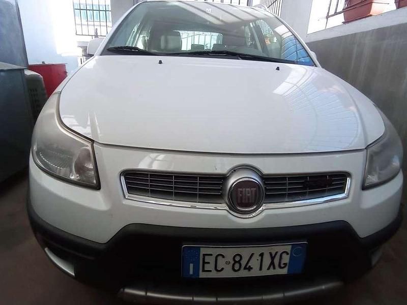 Usata Fiat Sedici 135 CV (99 kW) 2010 Bianco SUV