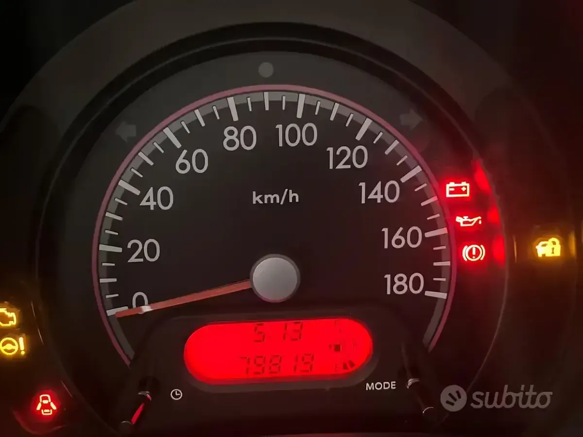 Usata Suzuki Alto 68 CV (50 kW) 2011 Grigio Utilitaria