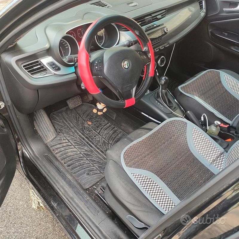 Usata Alfa Romeo Giulietta 175 CV (128 kW) 2012 Nero Utilitaria