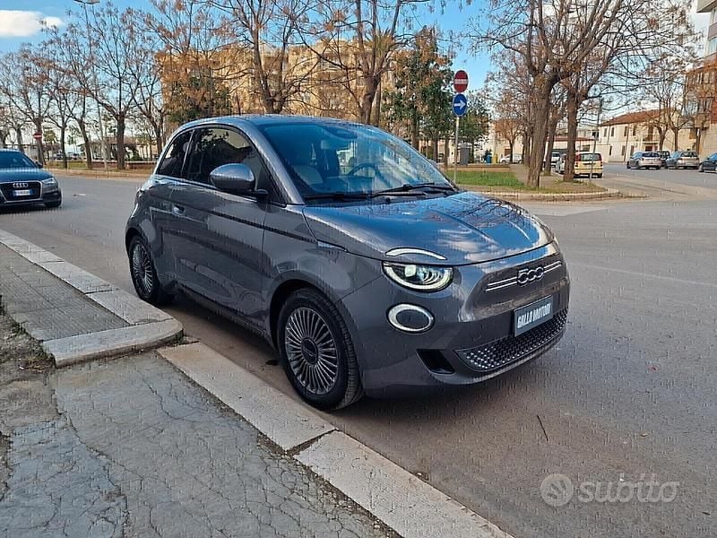 Usata Fiat 500e Icon 44 kW (60 CV) 2021 Grigio Utilitaria
