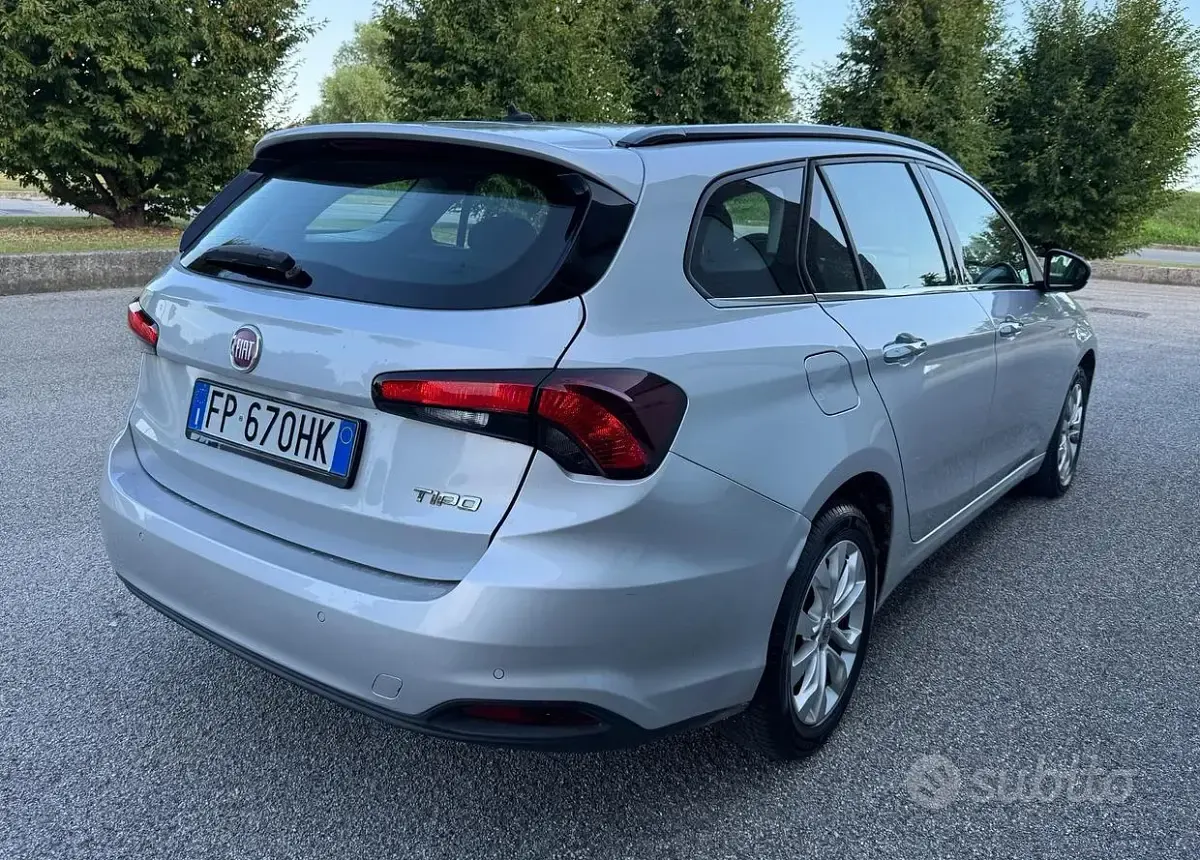 Usata Fiat Tipo Lounge 120 CV (88 kW) 2018 Grigio Station wagon