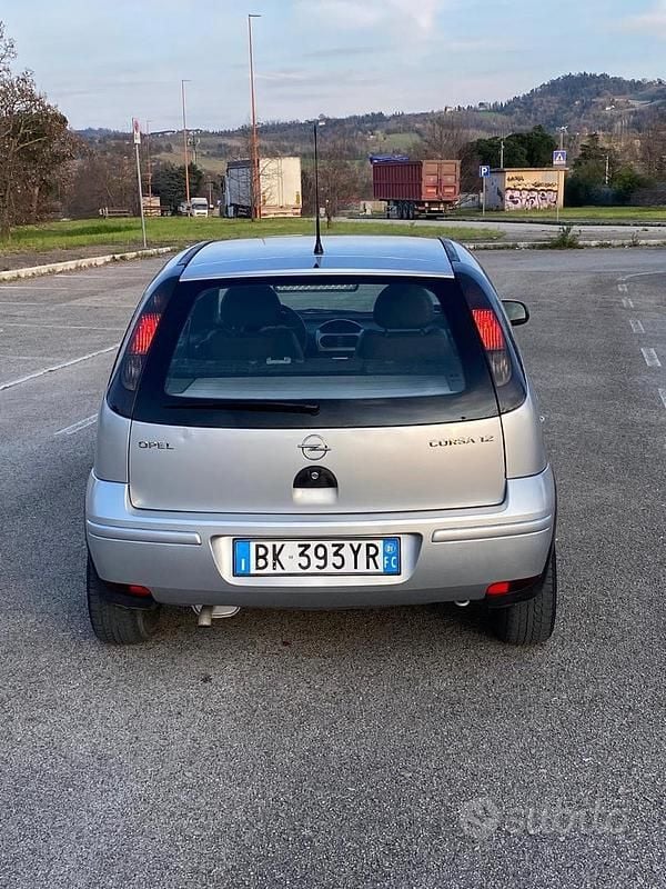 Usata Opel Corsa 2000 Grigio Berlina