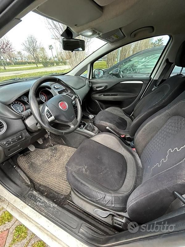 Usata Fiat Punto 78 CV (57 kW) 2015 Bianco Utilitaria