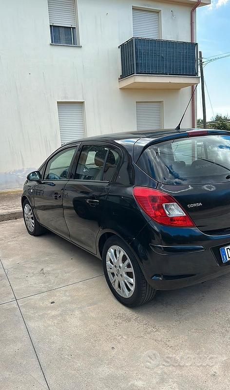 Usata Opel Corsa 2009 Nero Utilitaria