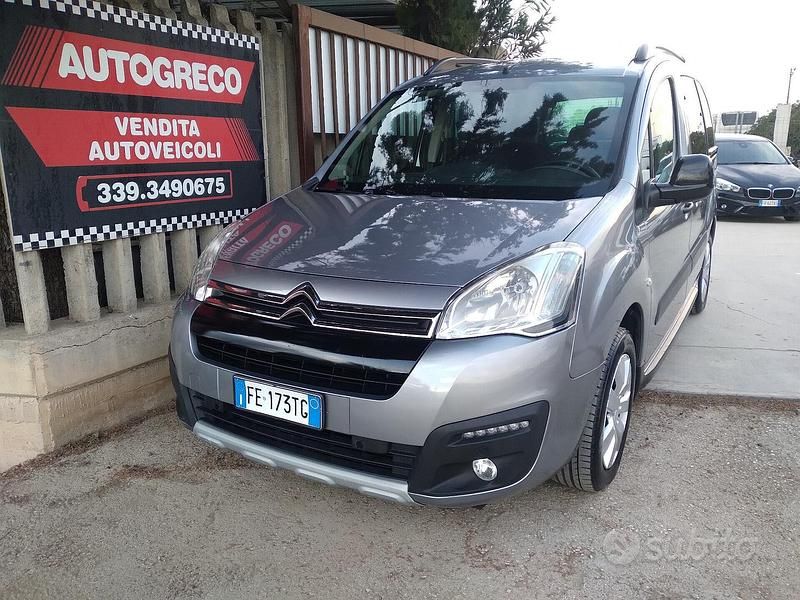 Grigio Usata 2016 Citroën Berlingo XTR Monovolume | 8900 € (Cara) - Immagine 1/4