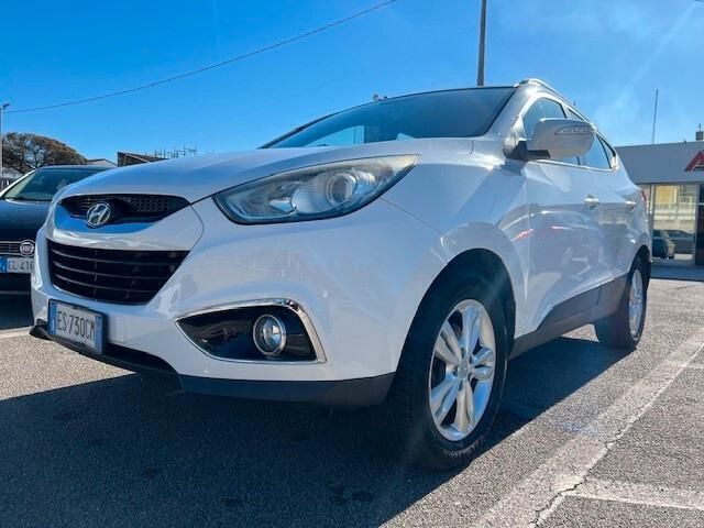Bianco Usata 2013 Hyundai ix35 Classic SUV | 8950 € (Buon prezzo) - Immagine 1/4